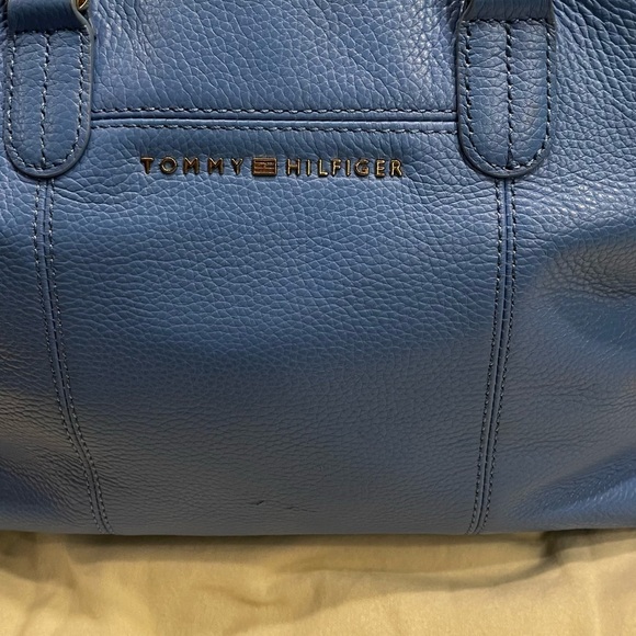🎀 Beautiful blue, soft, leather, Tommy Hilfiger satchel!!🎀 - Picture 2 of 6